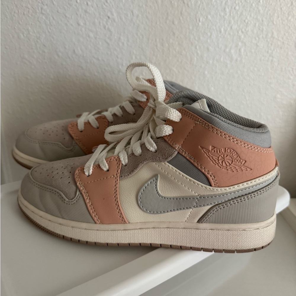 Air Jordan 1 Mid 'Milan' 2020